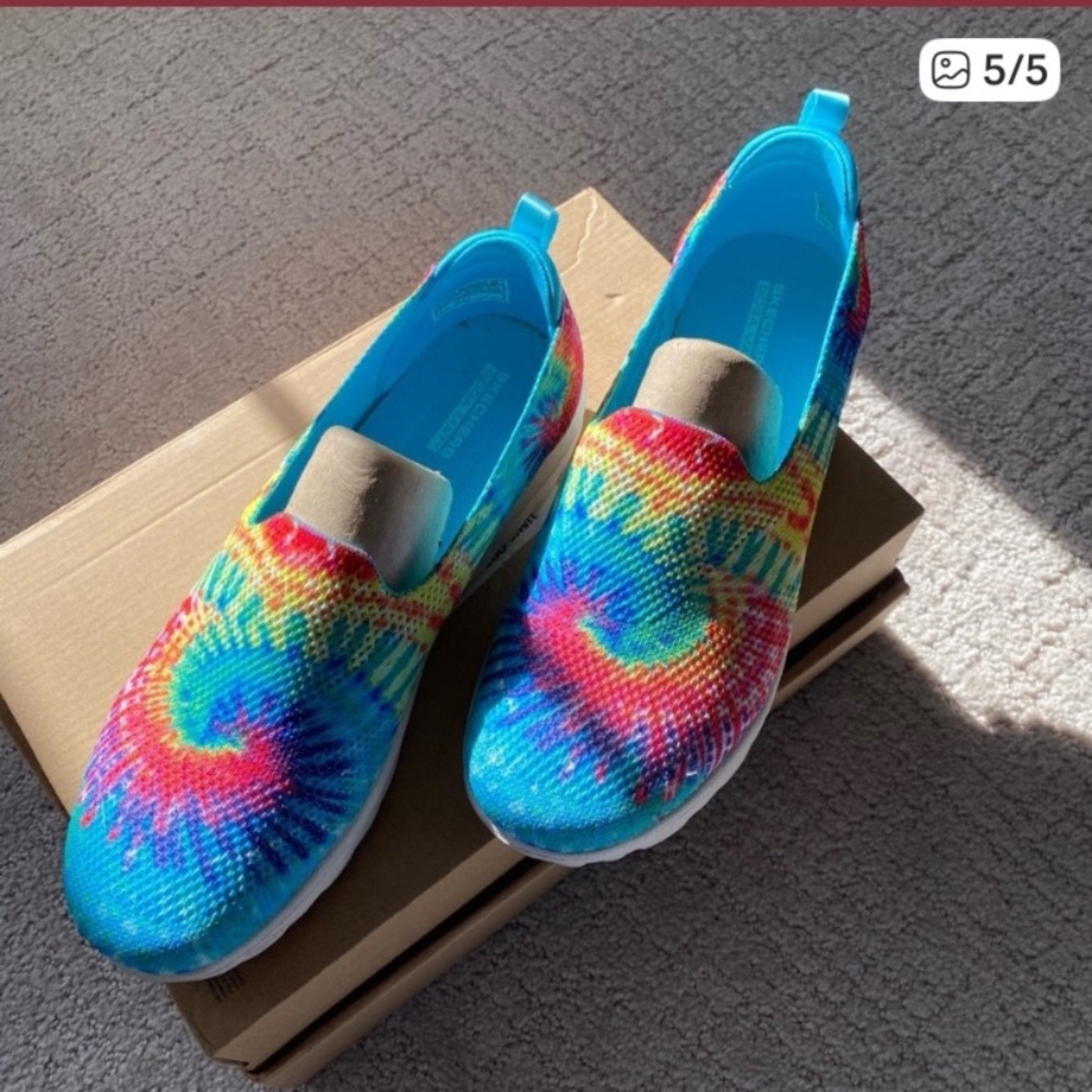 Skechers  Tie-Dye Slip-On Sneakers - Multi Blue